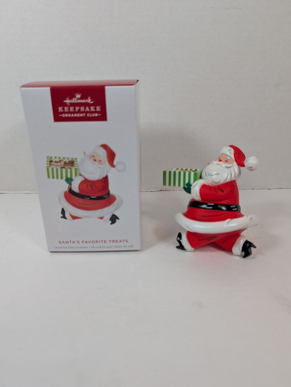 Hallmark Keepsake Ornament Club Member Exclusive 2025 Santa's Favorite TreatsMIB